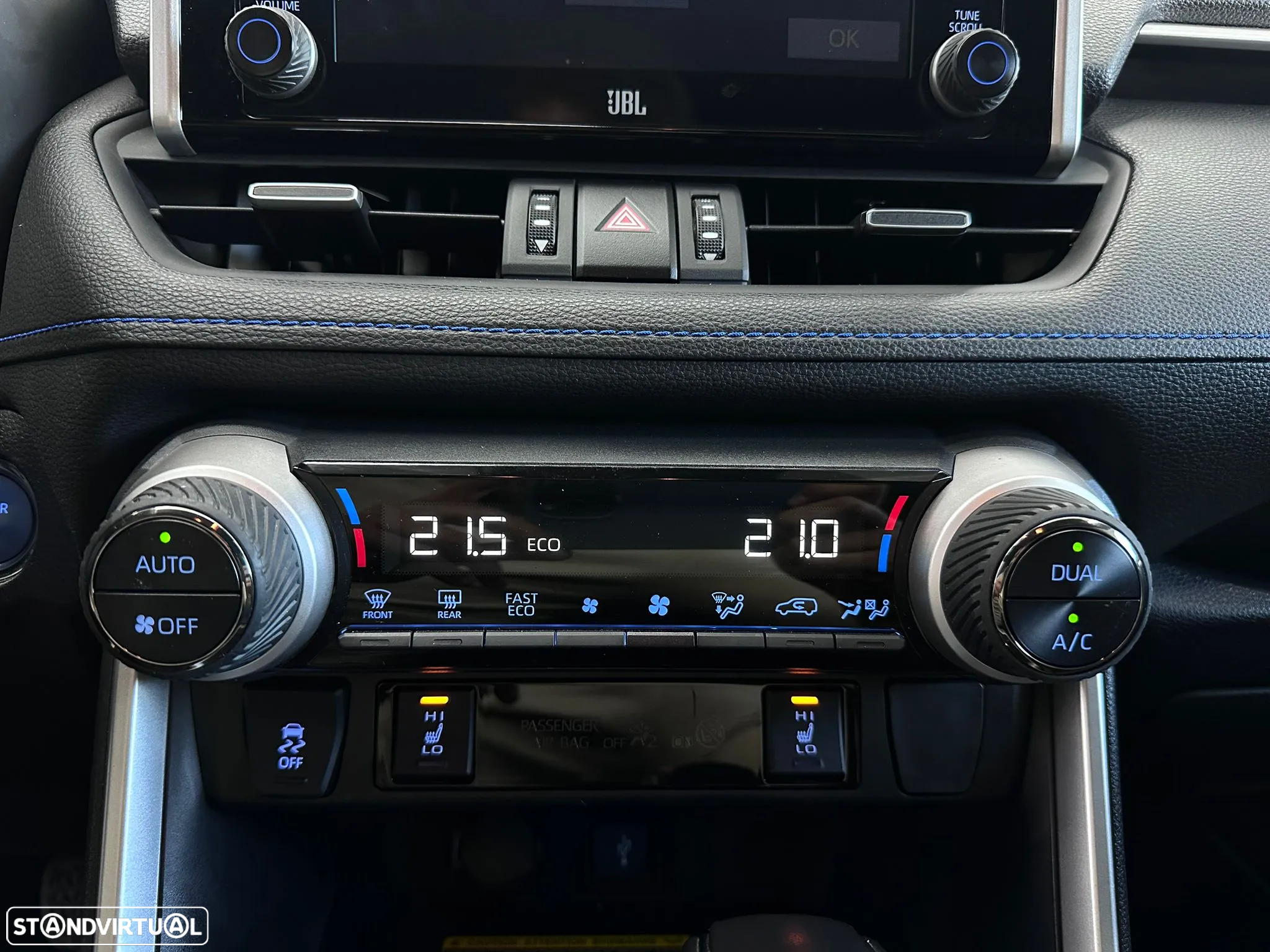 Toyota RAV4 2.5 HDF Lounge - 31