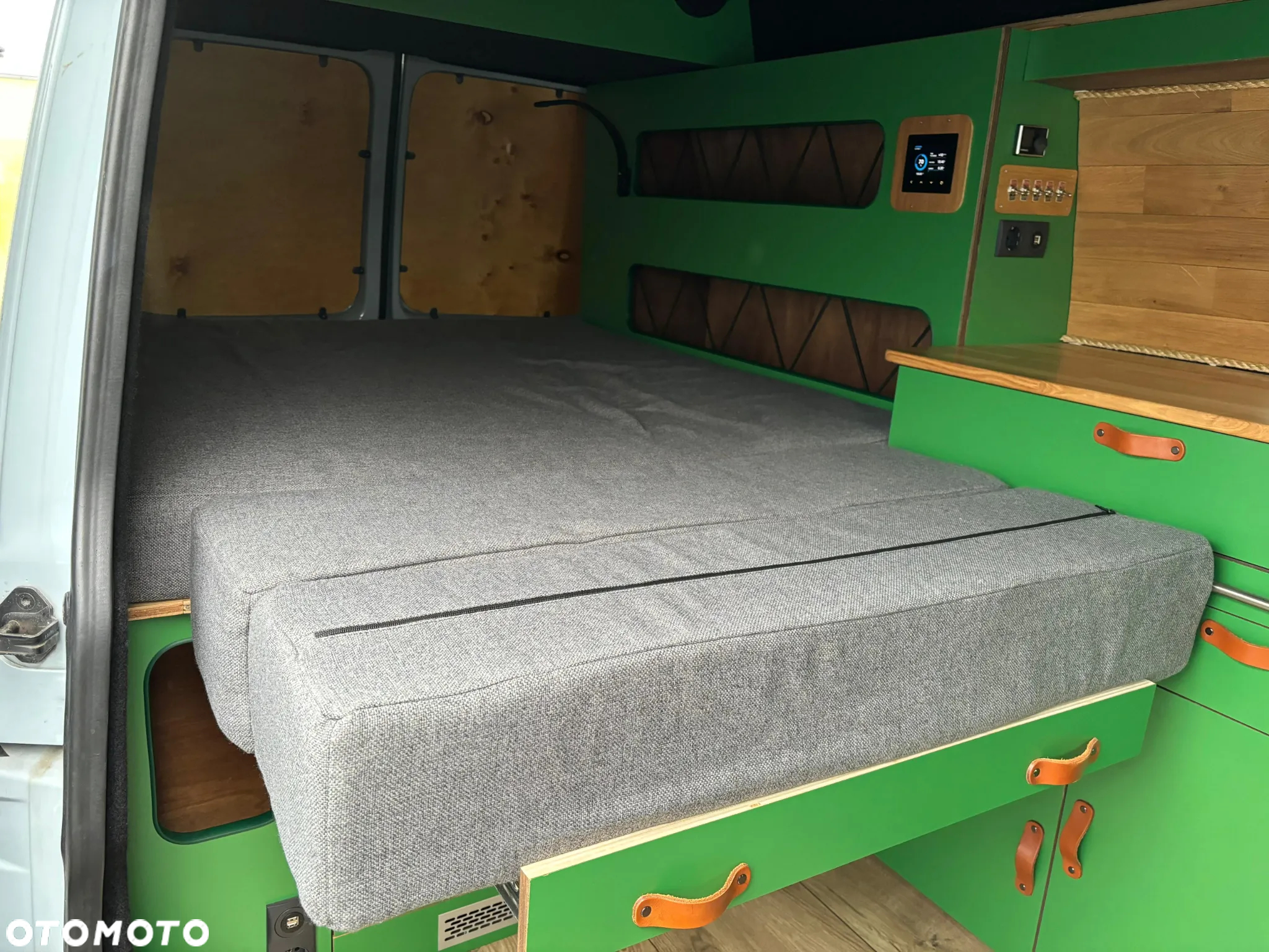 Volkswagen T5 Kamper, Automat, Hak, Zabudowa - 13