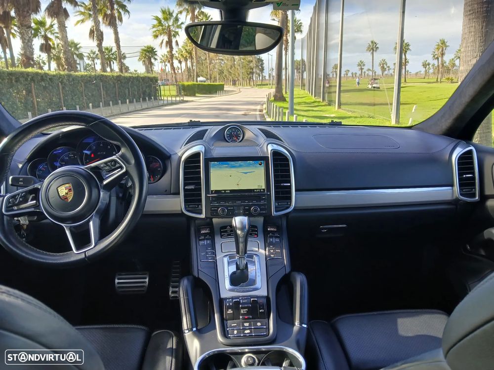 Porsche Cayenne GTS - 8