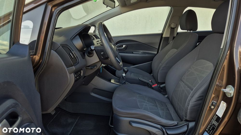 Kia Rio 1.2 L - 14