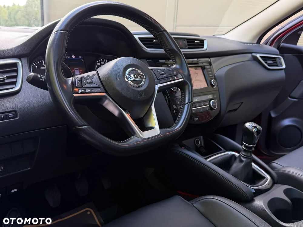 Nissan Qashqai 1.3 DIG-T N-WAY - 17