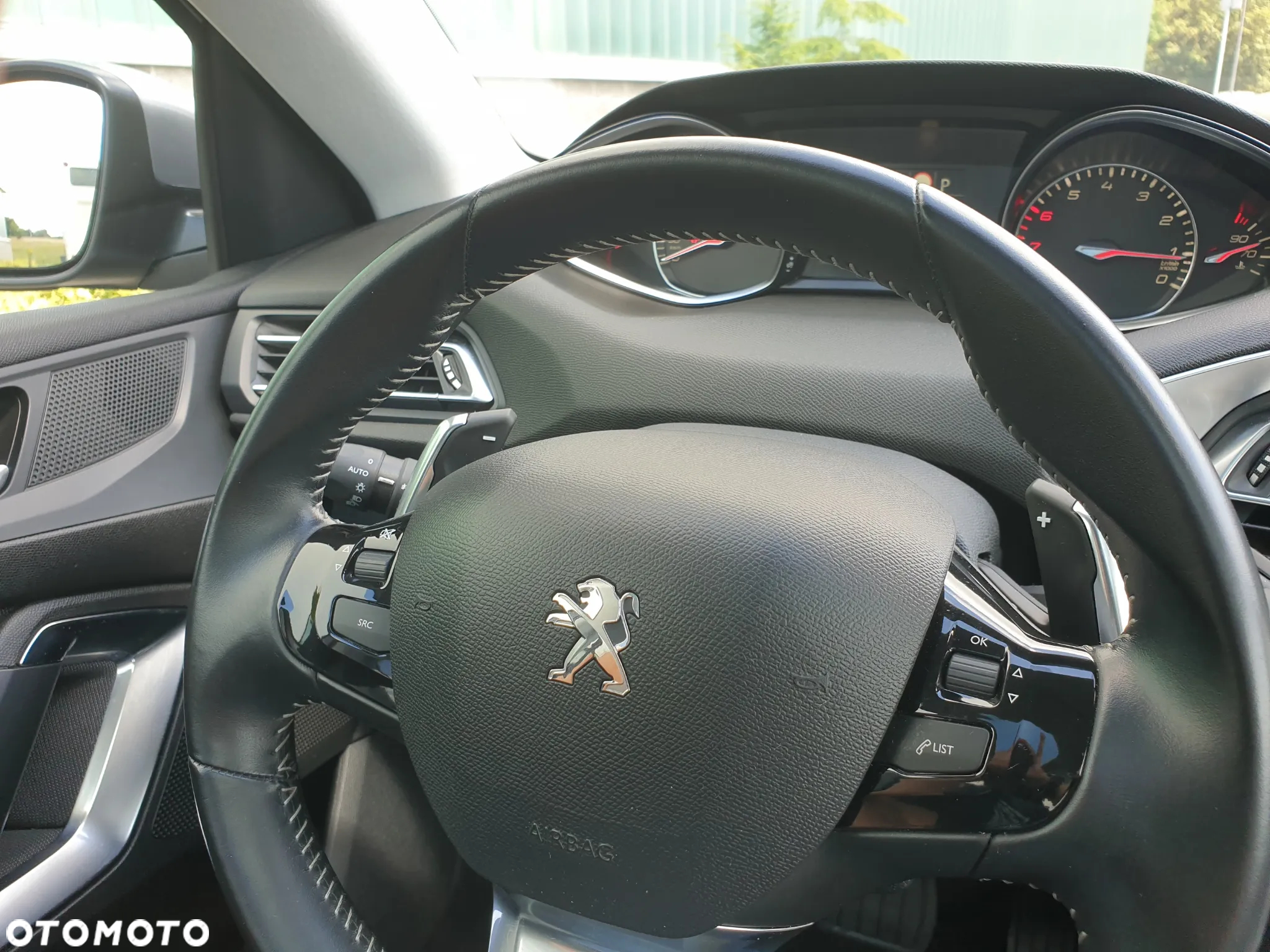 Peugeot 308 1.2 PureTech Allure S&S EAT6 - 22