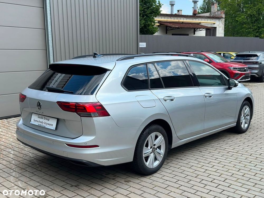 Volkswagen Golf - 8
