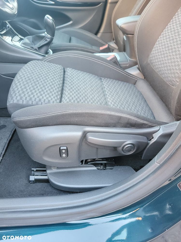 Opel Astra 1.6 D (CDTI) Dynamic - 27