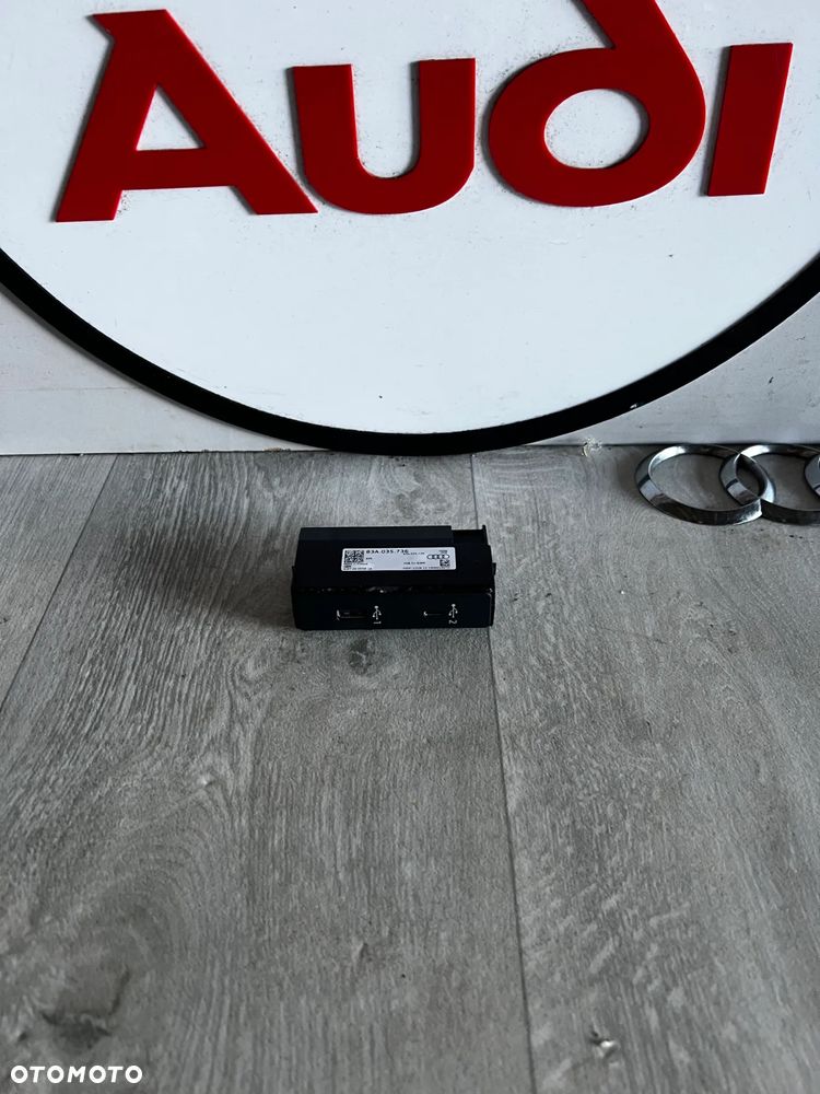 AUDI RSQ3 Q3 PORT USB PRZYŁĄCZE AUX 83A035736 83A 035 736 83A F3 PANEL GNIA - 1