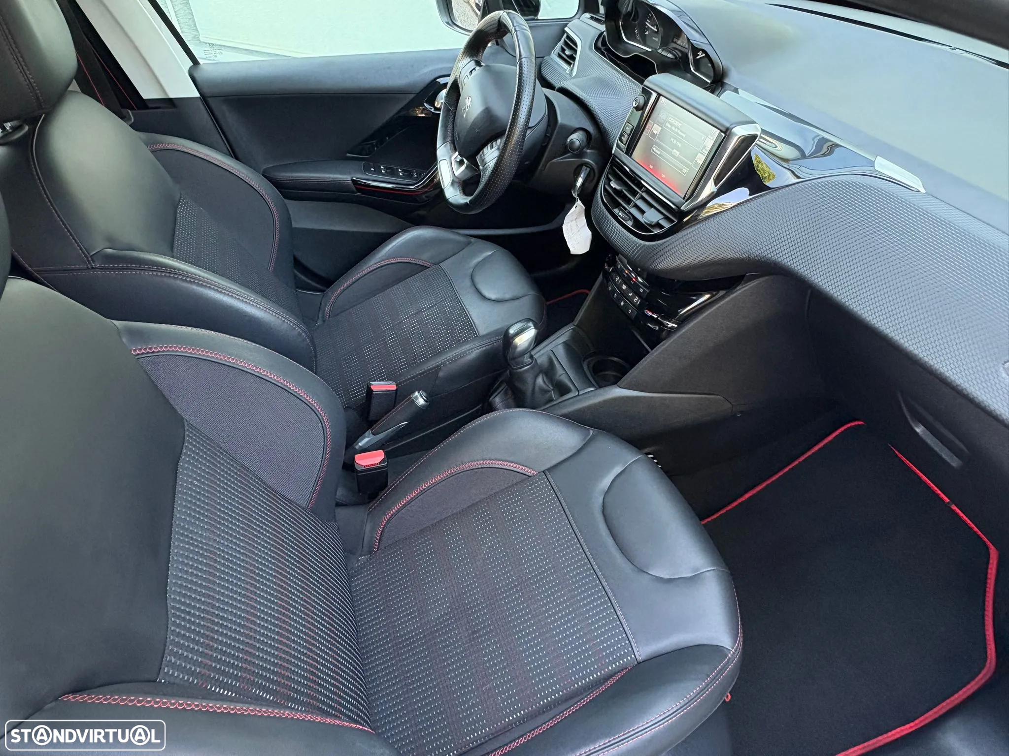 Peugeot 208 1.2 PureTech GT Line - 7