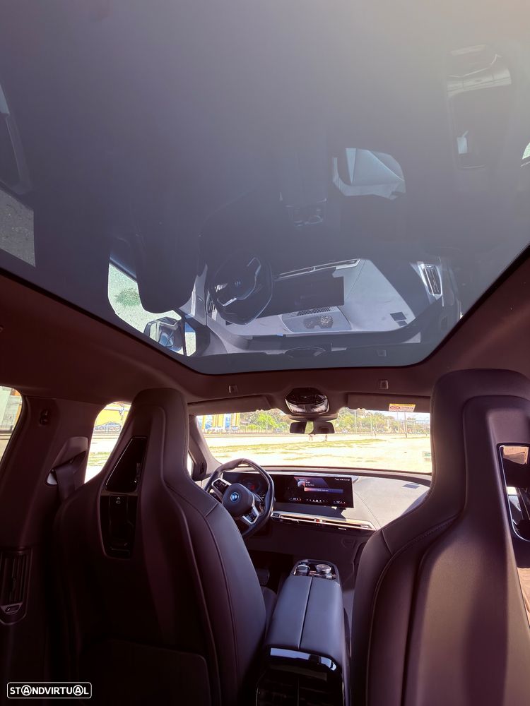 BMW iX xDrive 50 Pack Desportivo — fotografia 31