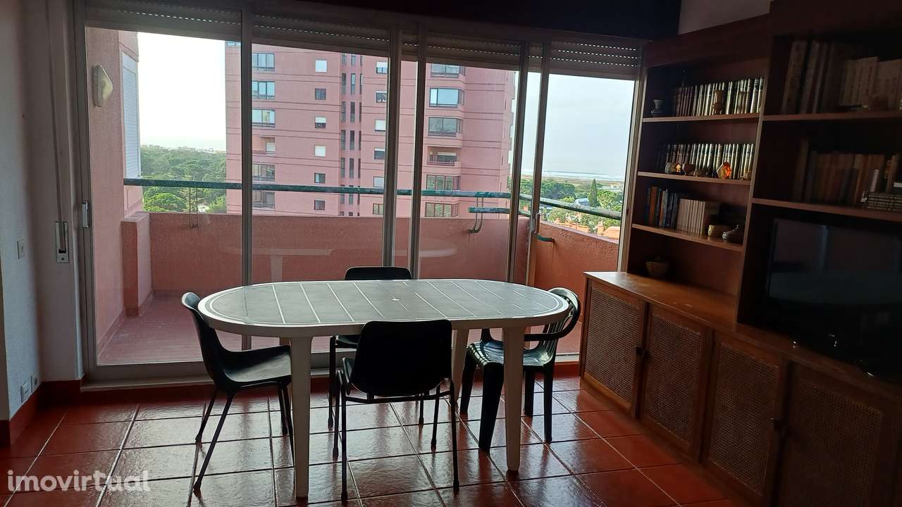 Excelente apartamento na praia de S. João da Caparica - Grande imagem: 4/11