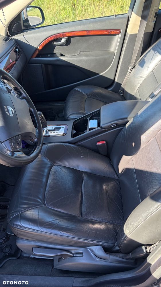 Volvo V70 2.4D Momentum - 9