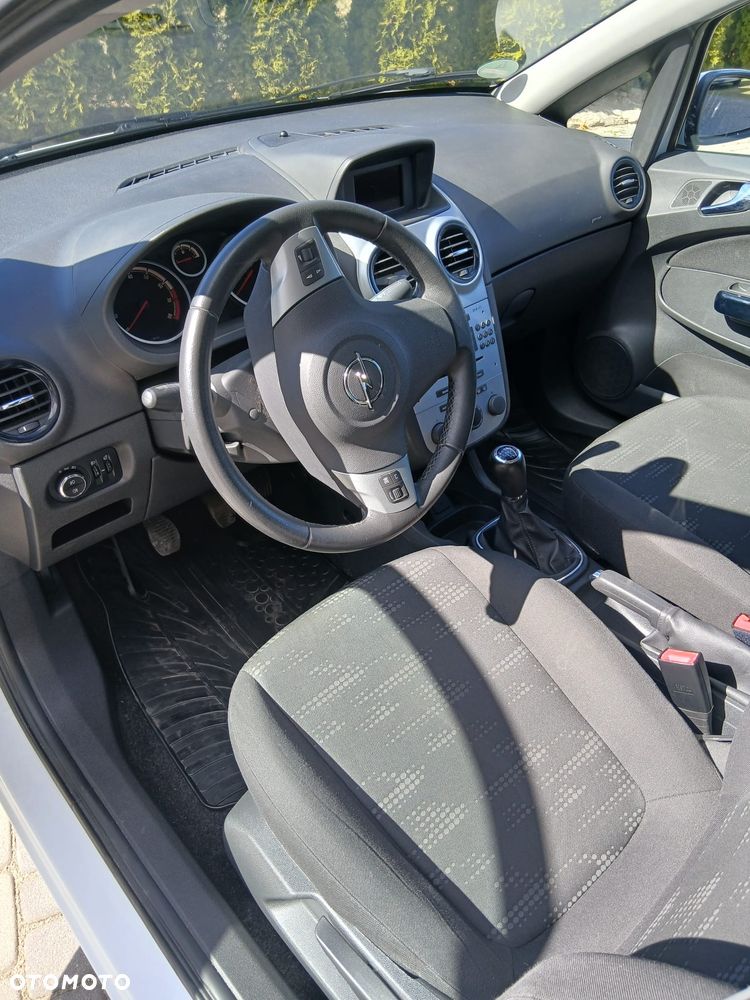 Opel Corsa 1.4 16V Satellite - 12