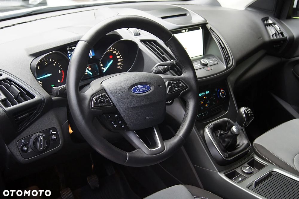 Ford Kuga - 24