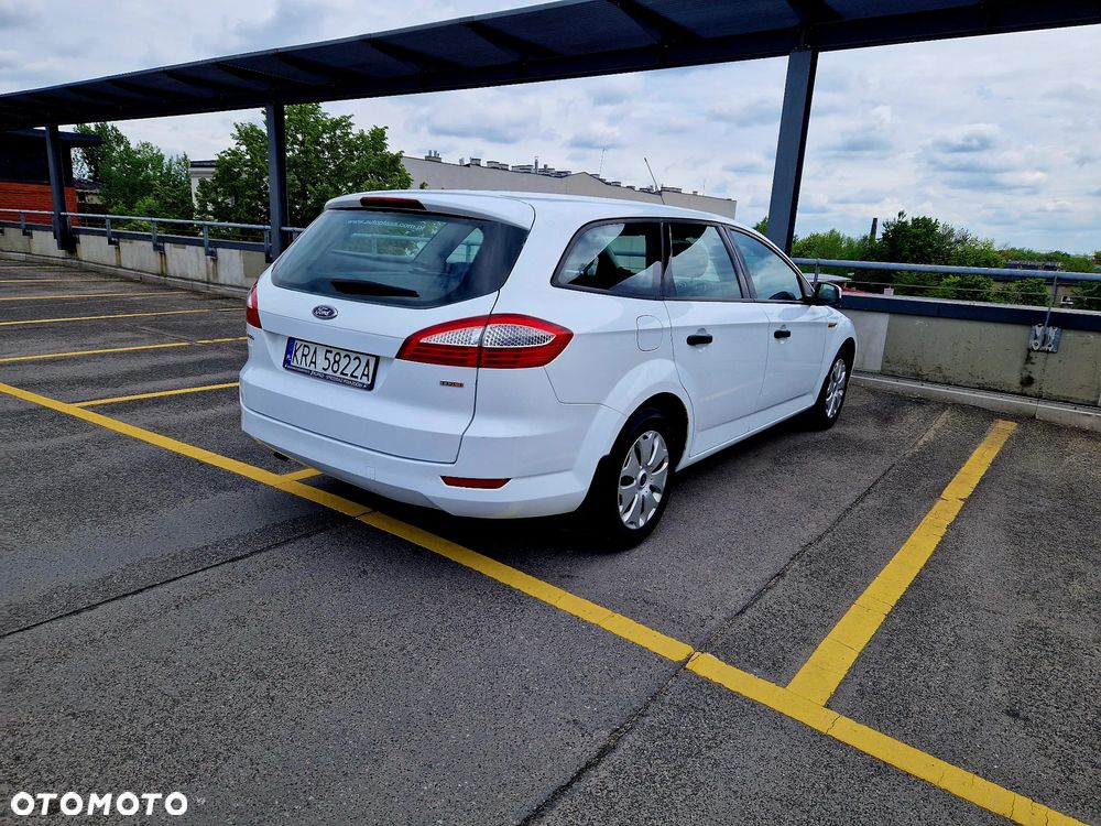 Ford Mondeo 1.8 TDCi Ambiente - 11