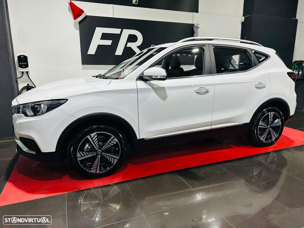 MG ZS EV Luxury - 8
