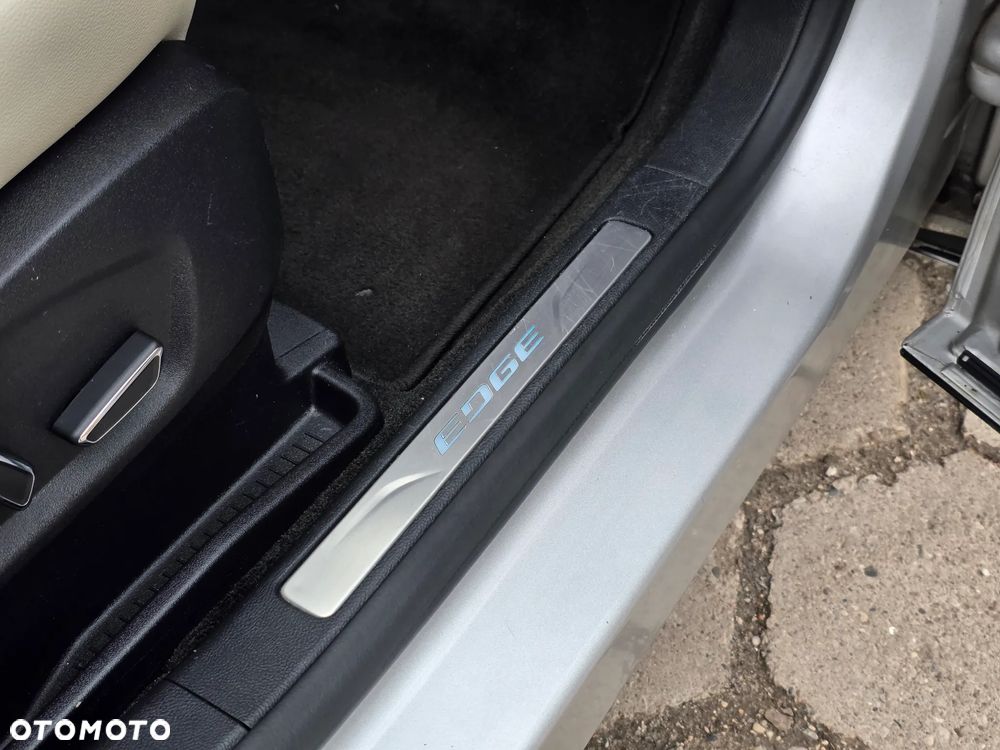 Ford Edge 3.5 SE - 27