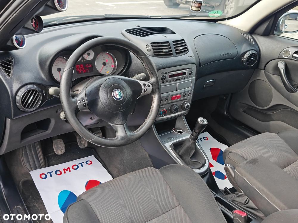 Alfa Romeo 147 1.9 JTD 16V Black Line - 9