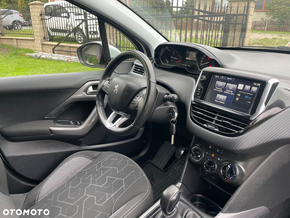 Peugeot 2008 1.2 Pure Tech Style - 10