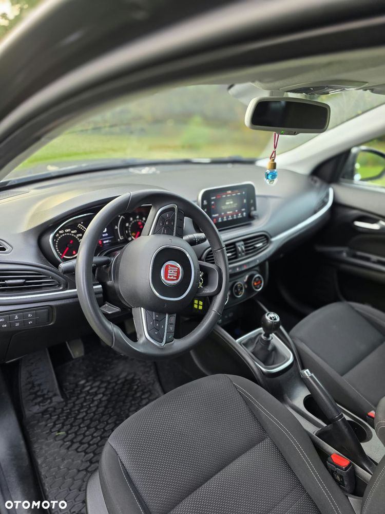 Fiat Tipo 1.4 16v Lounge EU6d - 6
