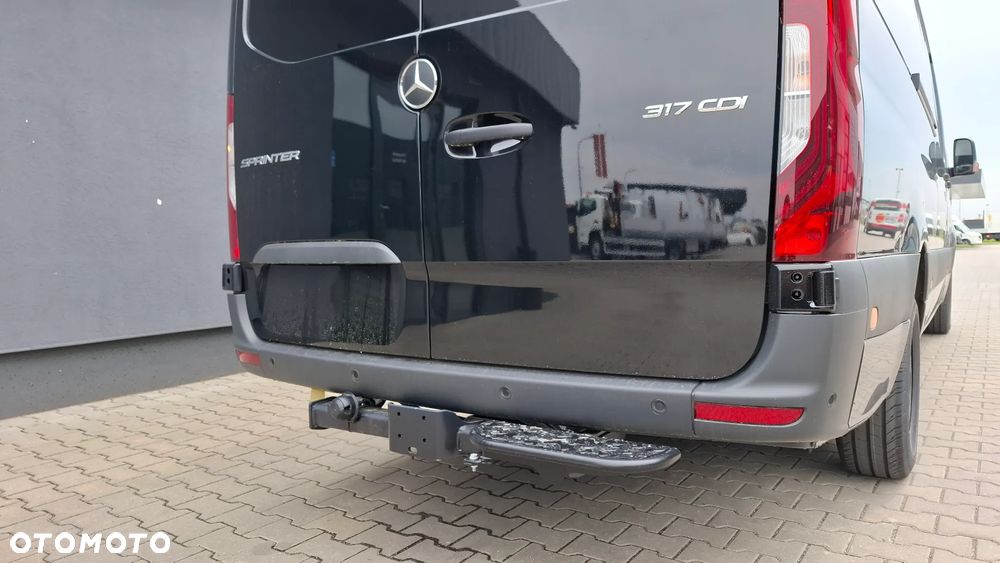 Mercedes-Benz Sprinter - 10