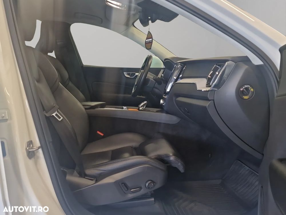 Volvo XC 60 - 25