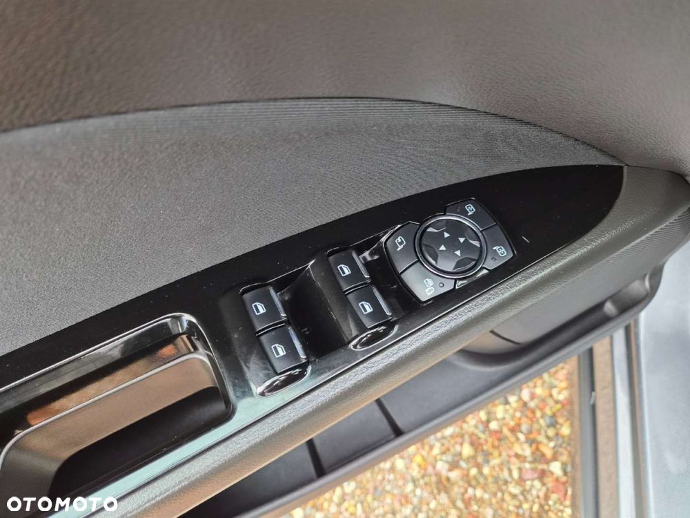 Ford Mondeo 2.0 TDCi Ambiente - 9