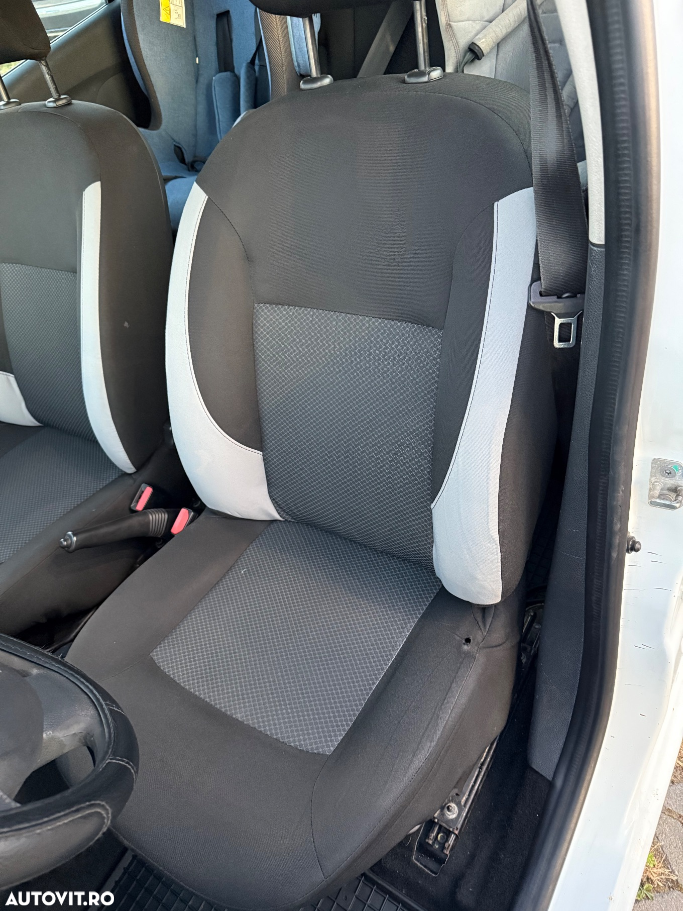Dacia Logan MCV 1.2 Ambiance - 18