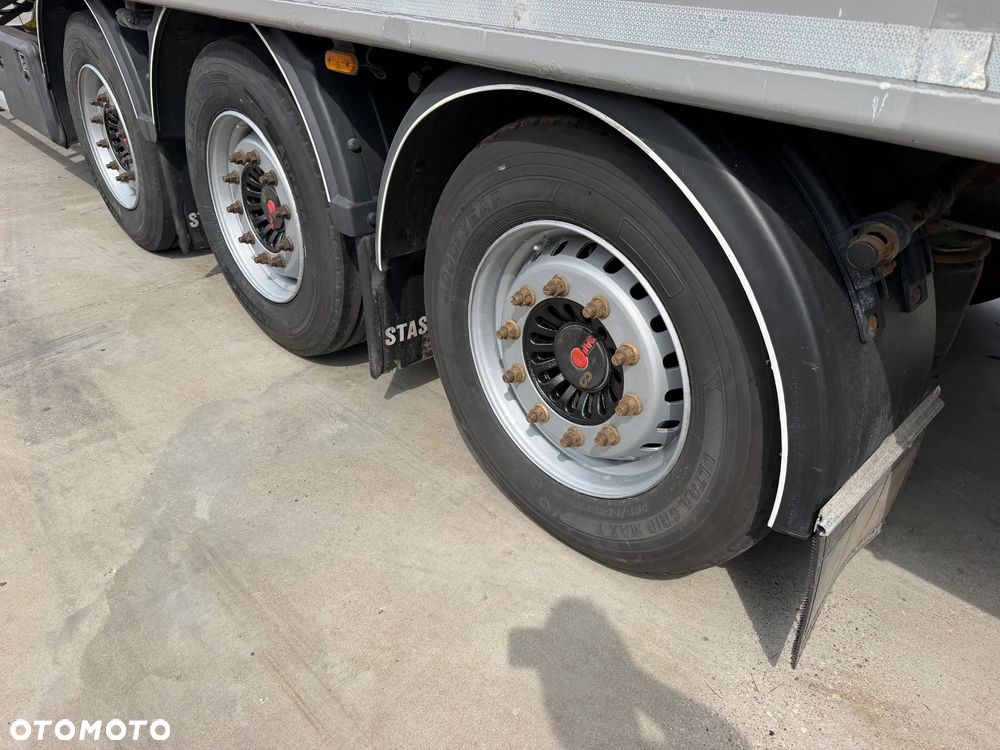 Stas Ruchoma podłoga 94m3 Podłoga 10 mm 2018 rok - 11