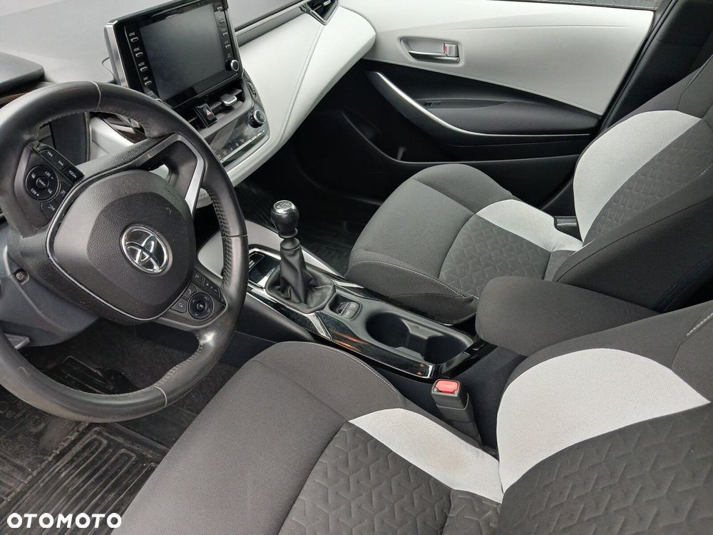 Toyota Corolla - 10