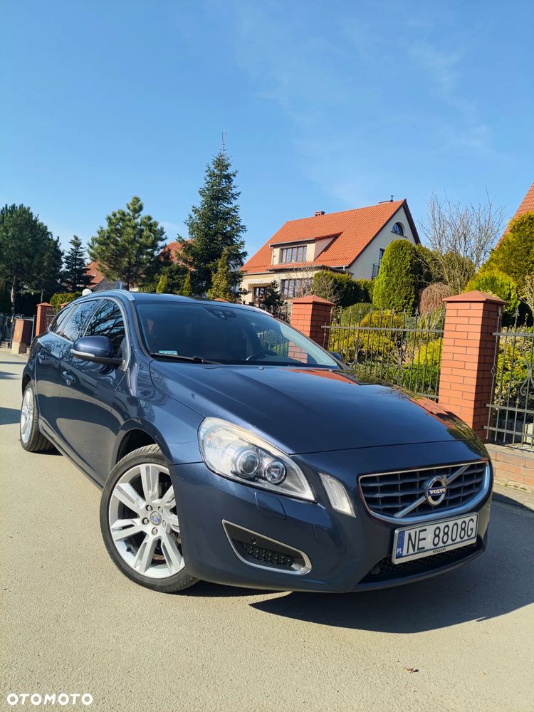 Volvo V60 D3 Momentum - 1
