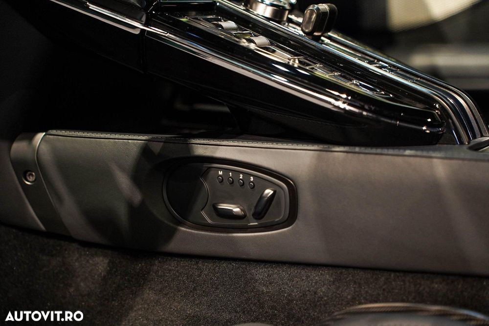 Aston Martin V8 Vantage - 20