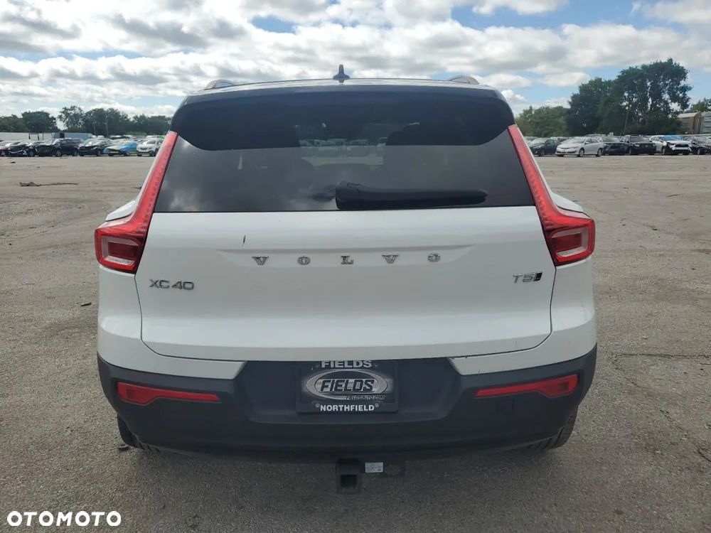 Volvo XC 40 T5 AWD R-Design - 5