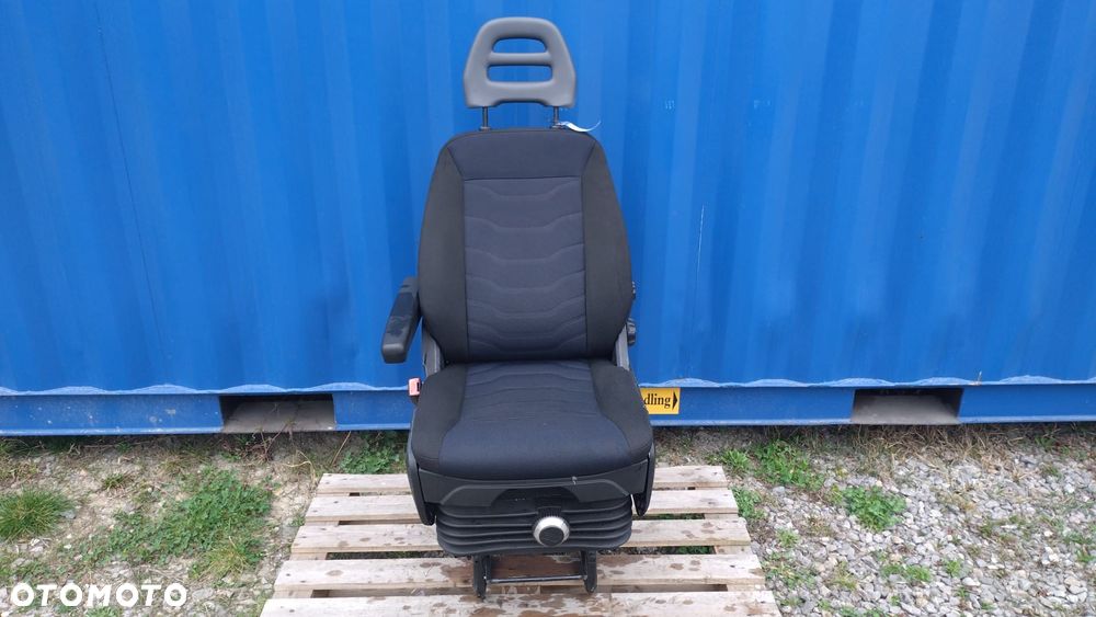 FOTEL KIEROWCY PNEUMATYCZNY EUROPA POMPOWANY IVECO DAILY 01- NO 126/182 - 1