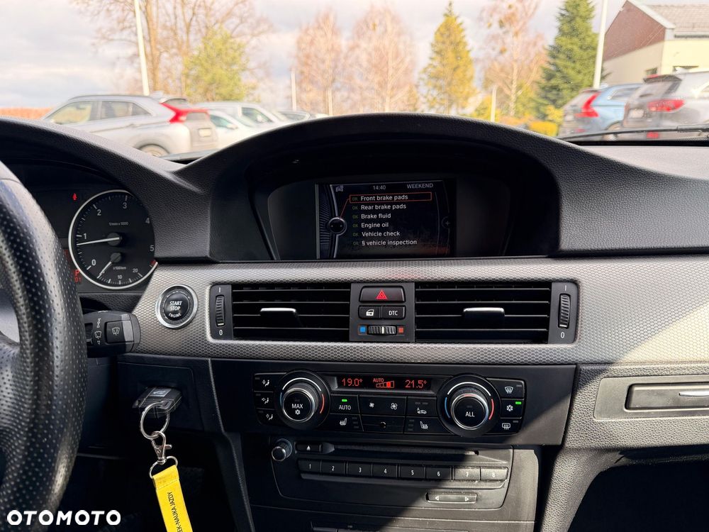 BMW Seria 3 320d DPF M Sport Edition - 17