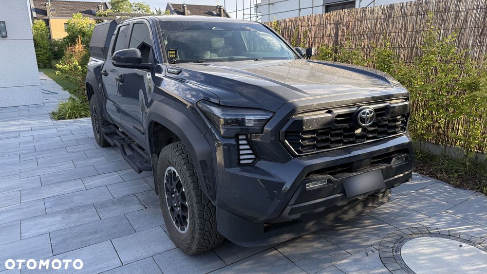 Toyota Tacoma - 15