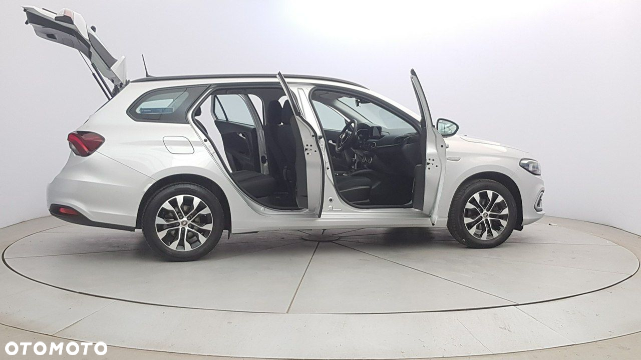 Fiat Tipo - 12