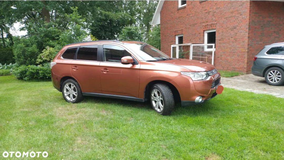 Mitsubishi Outlander 2.2 DID Instyle Navi - 3
