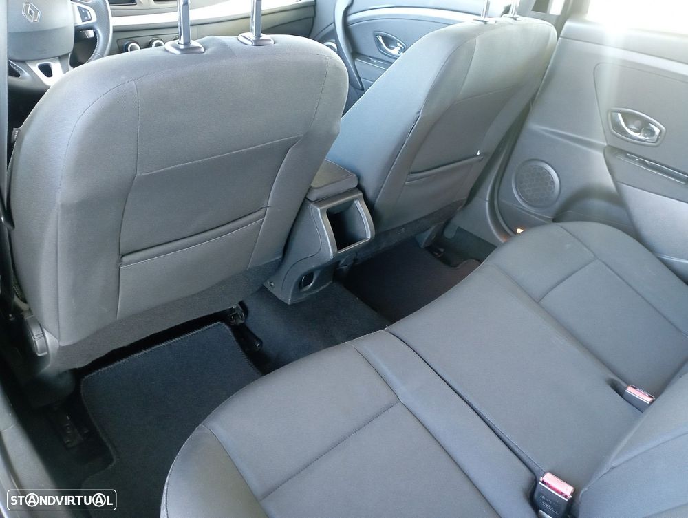 Renault Mégane Sport Tourer 1.5 dCi Dynamique - 6