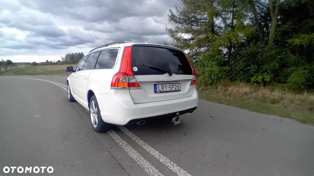 Volvo V70 D5 Geartronic Kinetic - 33