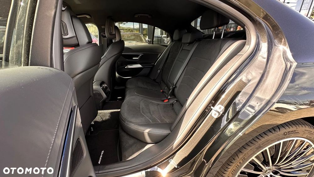 Mercedes-Benz Klasa E 300 de PHEV 4-Matic AMG 9G-Tronic - 10