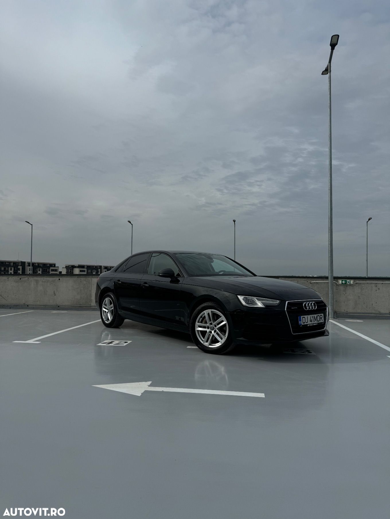 Audi A4 2.0 TDI quattro S tronic - 1