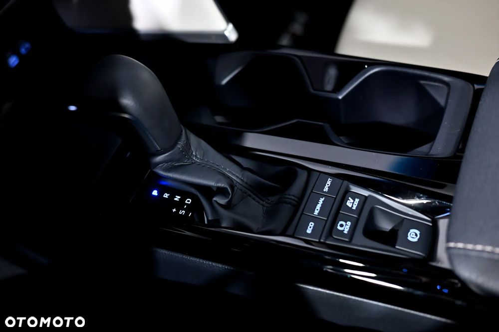 Toyota Camry 2.5 Hybrid Dynamic Force Comfort e-CVT - 24