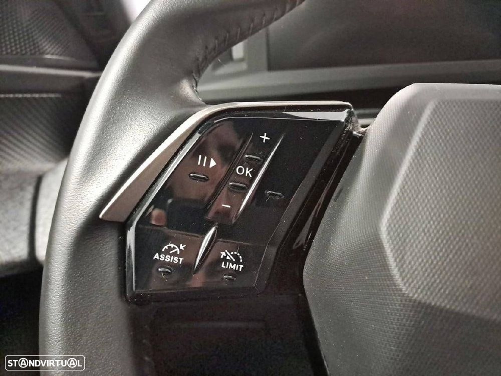 Peugeot 3008 1.2 Hybrid Allure e-DCS6 - 16