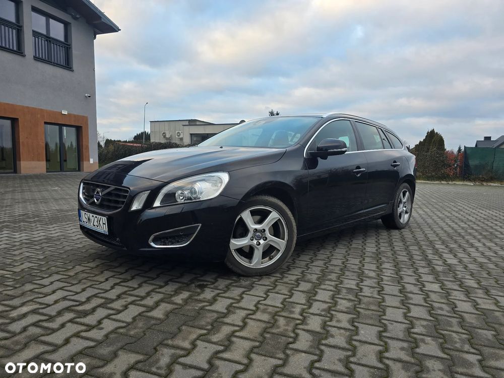Volvo V60 D3 Geartronic Summum - 1