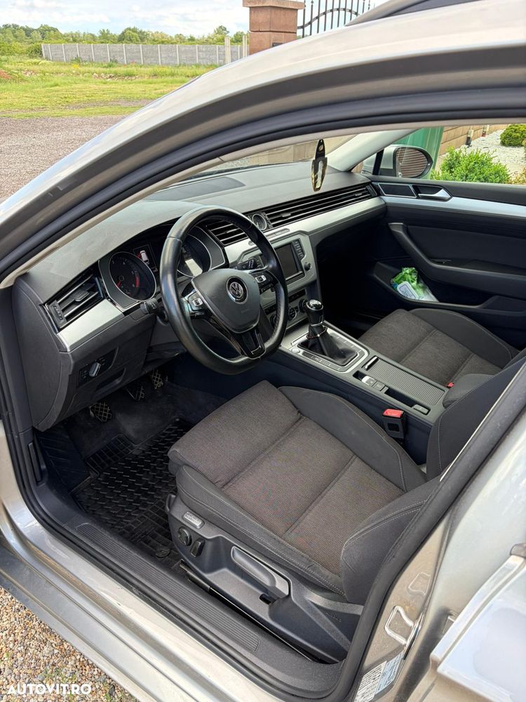Volkswagen Passat - 10