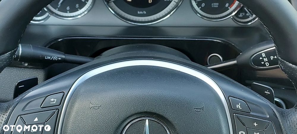 Mercedes-Benz Klasa E 200 CGI BlueEFFICIENCY 7G-TRONIC Avantgarde - 37