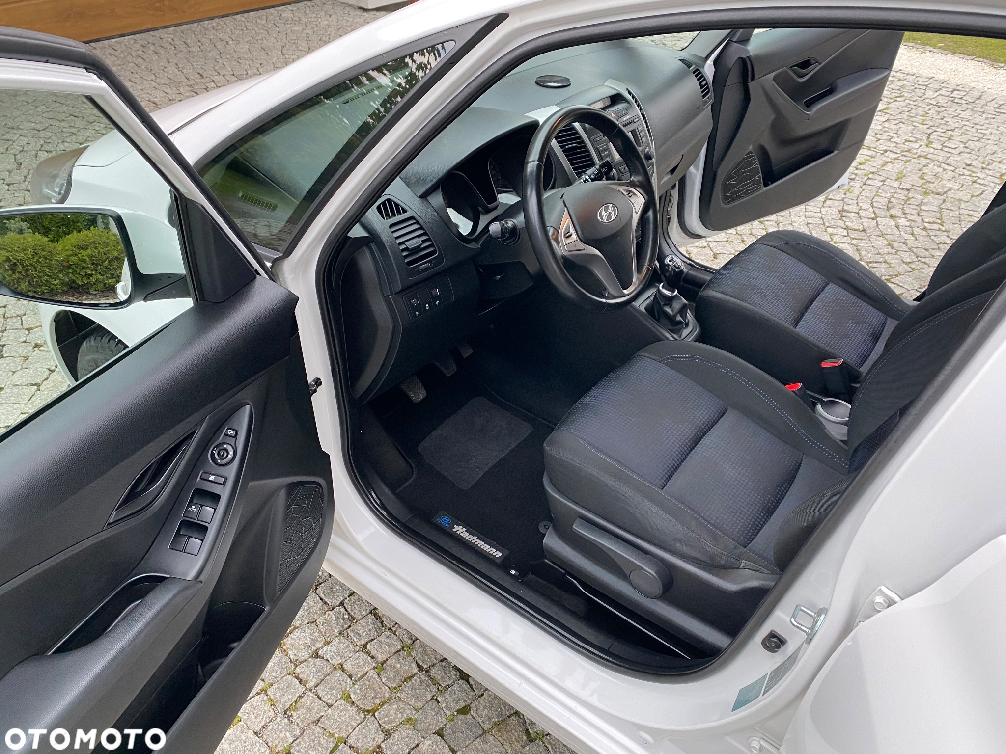 Hyundai ix20 1.4 Premium blue - 35