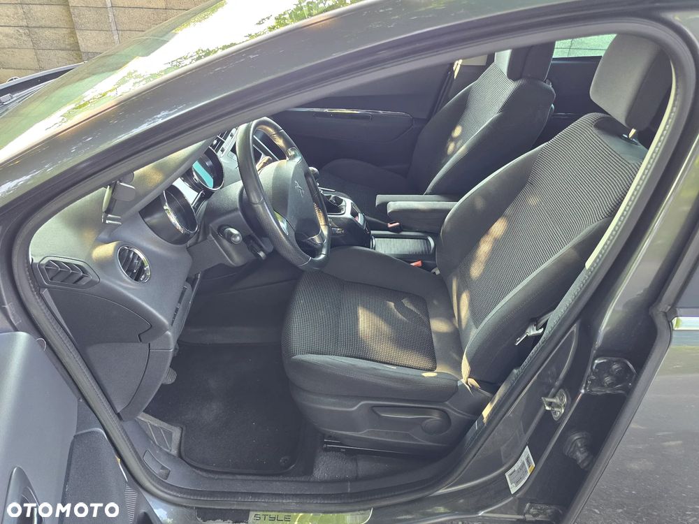 Peugeot 5008 1.6 HDi Style 7os - 17