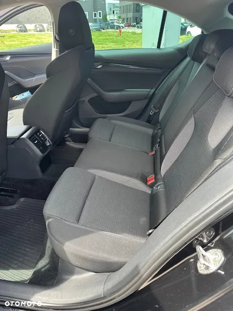 Skoda Octavia 1.5 TSI ACT Ambition - 8