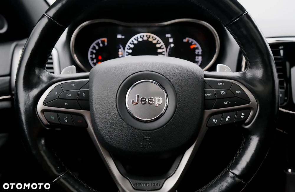 Jeep Grand Cherokee - 29
