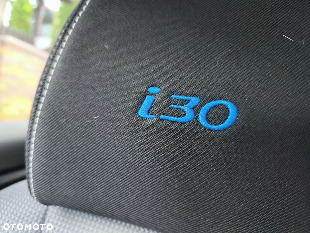 Hyundai i30 1.6 D GO - 11