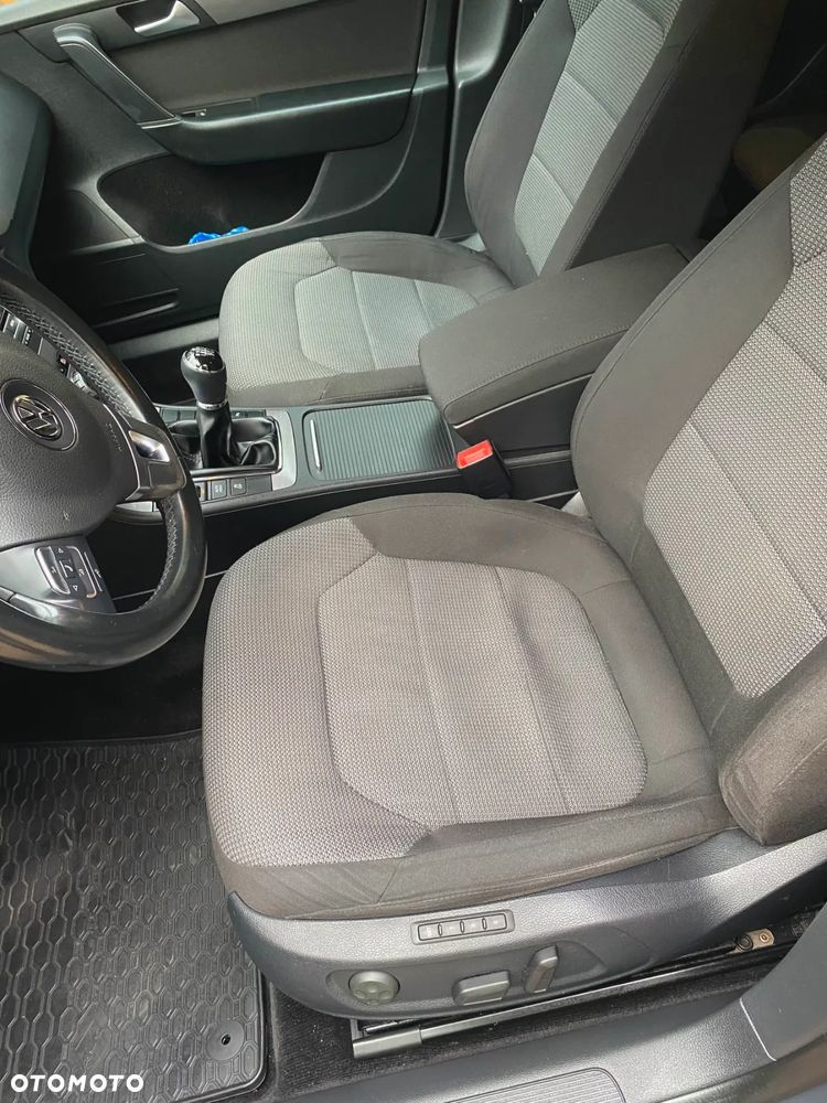 Volkswagen Passat 2.0 TDI BlueMotion Technology Highline - 16